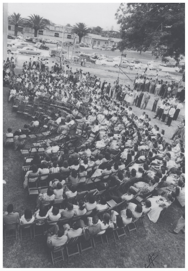 Imagen a la izquierda