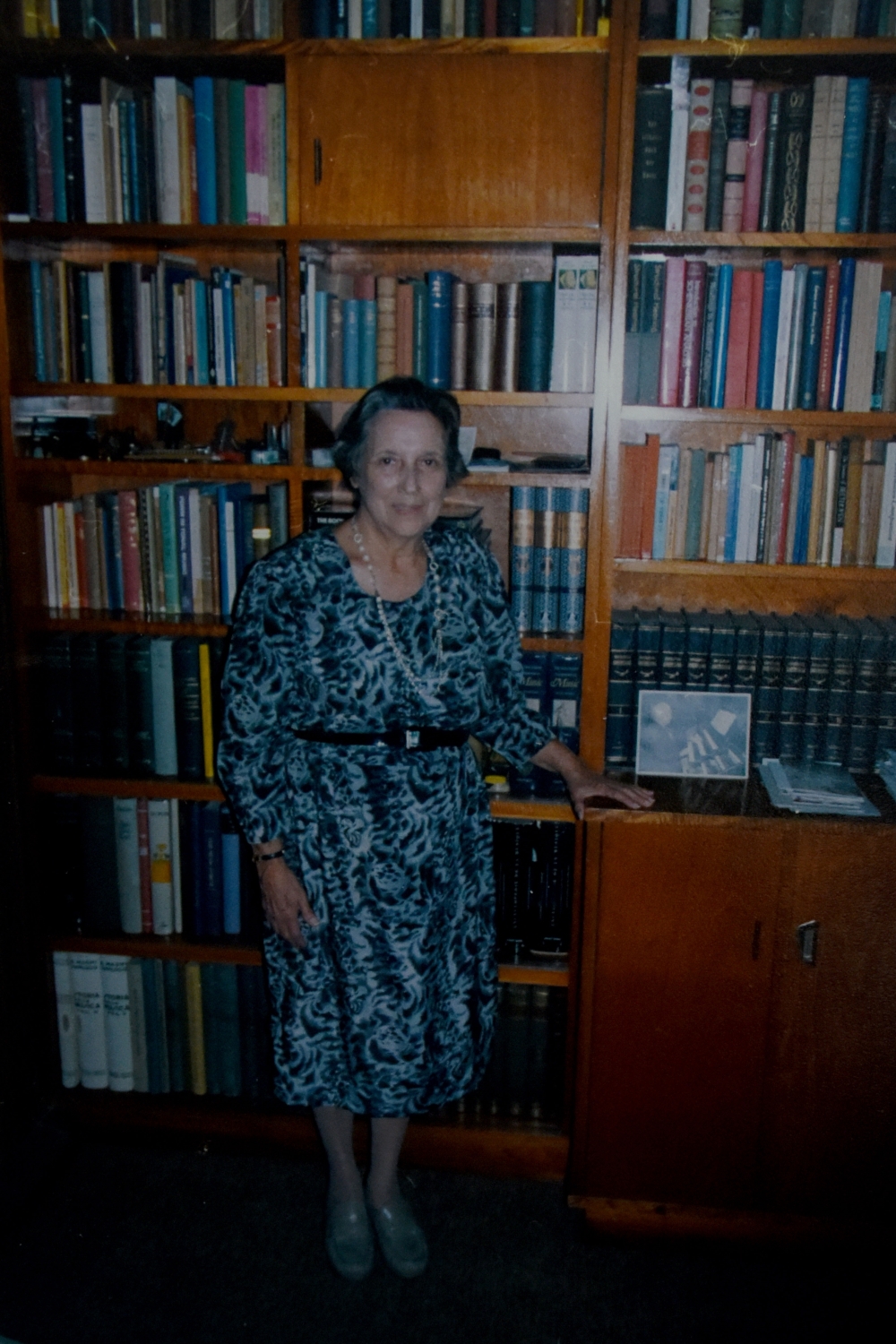 img-galeria-quote-María Eugenia Dengo en su casa en barrio Roosevelt, e Montes de Oca, foto tomada entre 2002-2004.