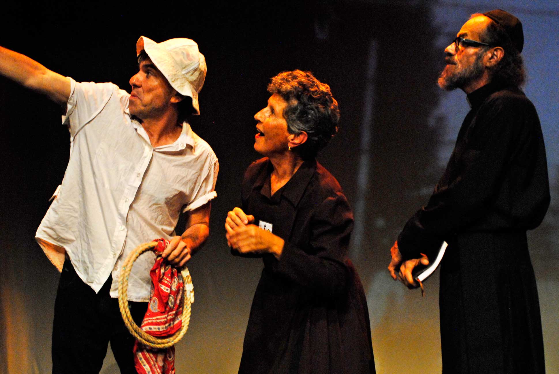 img-galeria-quote-El Teatro Alternativo presentando la obra “El Tranvía”.