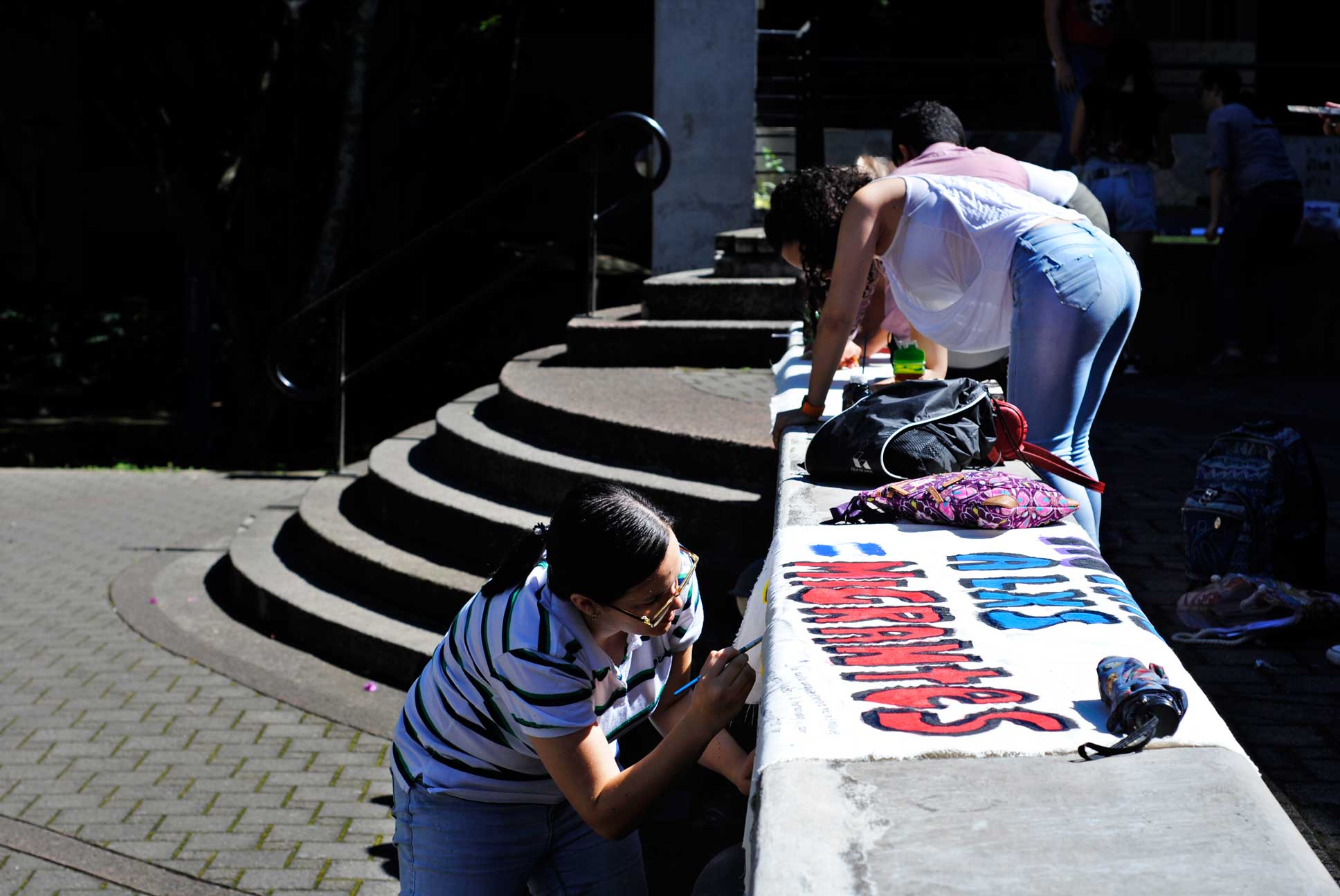img-galeria-quote-Los estudiantes del TCU 652 estuvieron presentes minutos antes de la marcha y relizaron diversas mantas en apoyo a la población migrante nicaragüense.