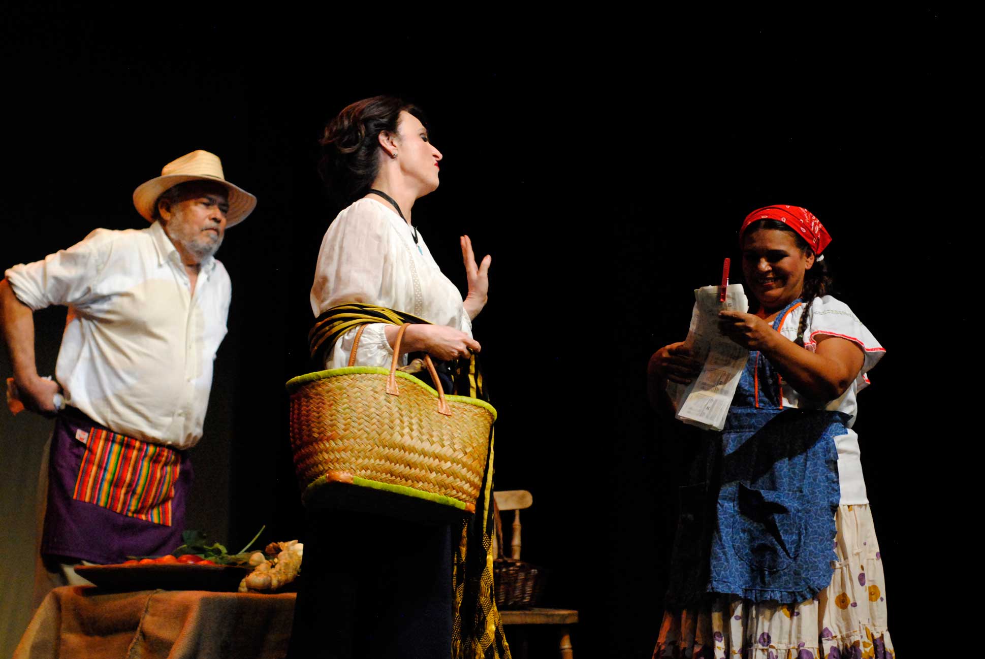 img-galeria-quote-El Teatro Alternativo presentando la obra “Al Mercado”.
