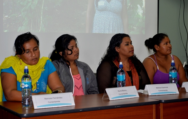 Mujeres indígenas recalcaron que propuestas de proyectos deben nacer a partir de ellas, y no de entes externos. Fotografía de Esteban Cubero. 