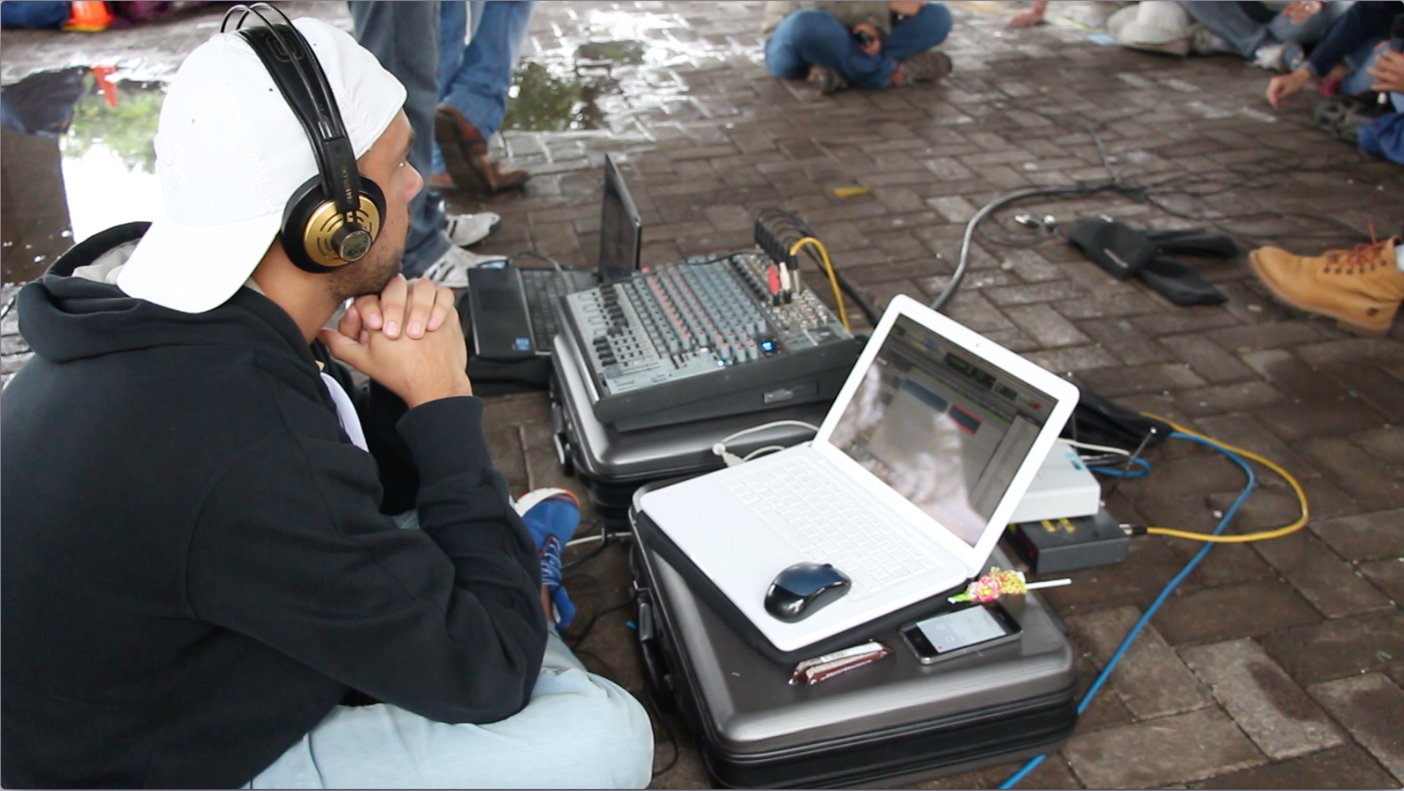 Sebastián Avendaño, técnico de grabación, realizó el registro del programa. 