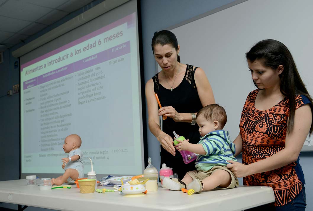 El ED-2842 Prolamanco capacita a familias y profesionales en la importancia de la lactancia materna y la introducción adecuada de otros alimentos para los lactantes. Foto archivo ODI.