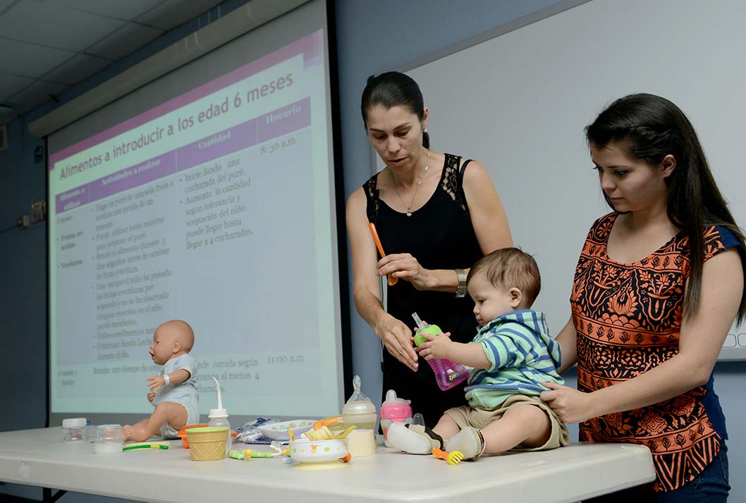 img-noticia-El ED-2842 Prolamanco capacita a familias y profesionales en la importancia de la lactancia materna y la introducción adecuada de otros alimentos para los lactantes. Foto archivo ODI.