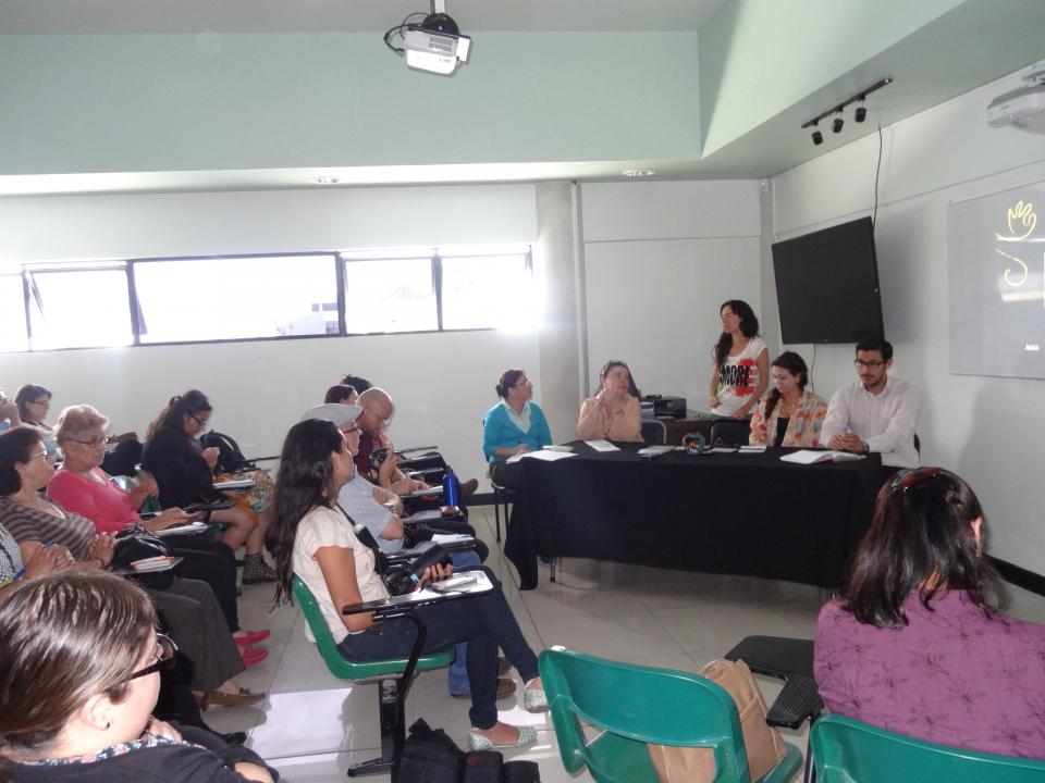 Panel de expositores. Master Patricia Sedo Masis exponiendo  el tema del conservatorio. Foto Massiel Calderón Rojas