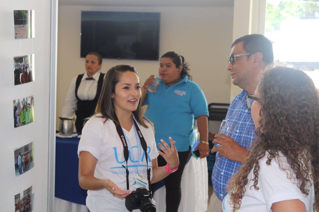 img-noticia-Las y los estudiantes compartieron experiencias con las personas asistentes al Congreso. Foto: Michelle Bogantes Sotela y Francisco Rugama Flores. 