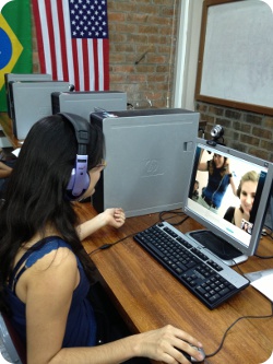 Las videoconferencias también promueven la creación de vínculos y amistades entre personas de ambos países.
