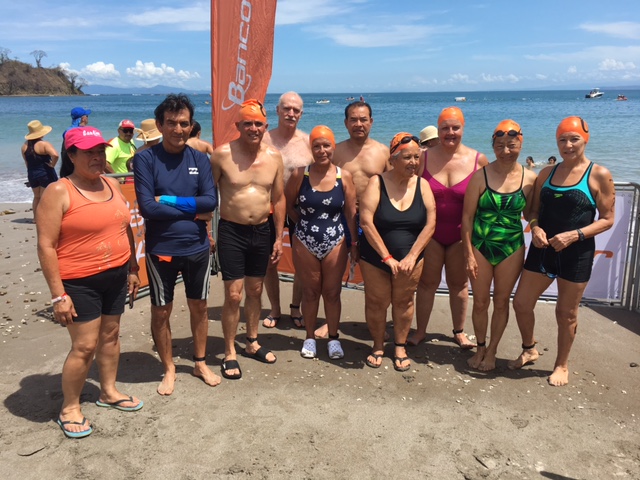 La delegación que representó al PIAM y a la UCR contó con 11 personas que participaron en los eventos especiales “La natación es para todos”. Foto por: Maribel Matamoros.