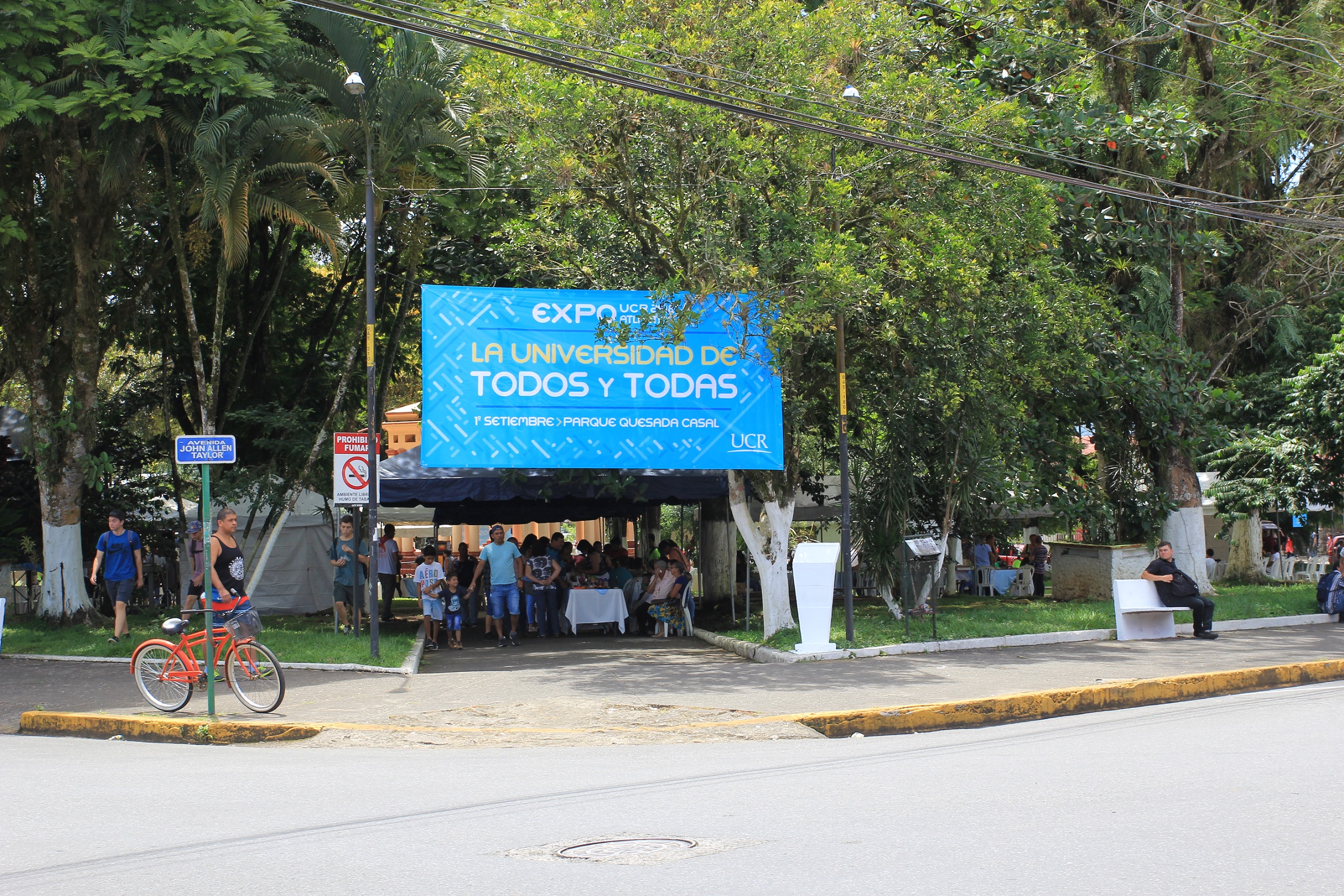 El parque Quesada Casal fue sede de la Expo UCR 2018 de la Sede del Atlántico. Foto: Daniela Muñoz