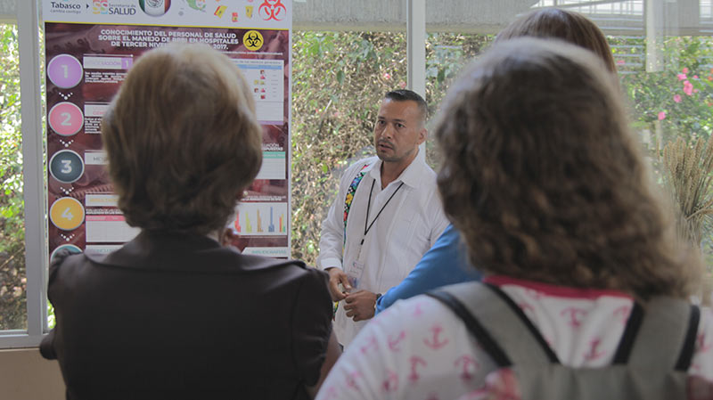 Presentación de carteles en el marco de la Convención anual y Simposio Internacional de la Red Iberoamericana de Mercadotecnia en Salud. Foto: Daniella Víquez Sancho.