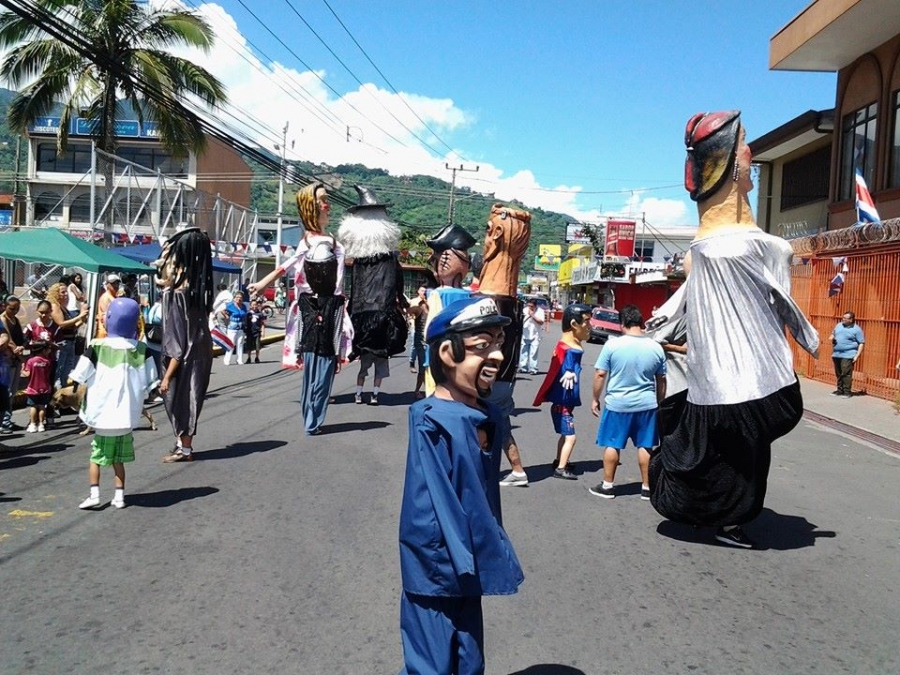 Un pasacalles con máscaras producidas en Alajuelita será la actividad de apertura del Festival Cultural.  Foto tomada de: Alajuelita Hoy.
