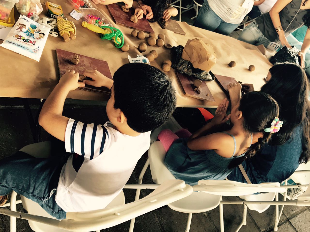 Personas de todas las edades disfrutaron de las actividades que se desarrollaron durante las Jornadas de Acción Social. Foto por: Hazel González. 
