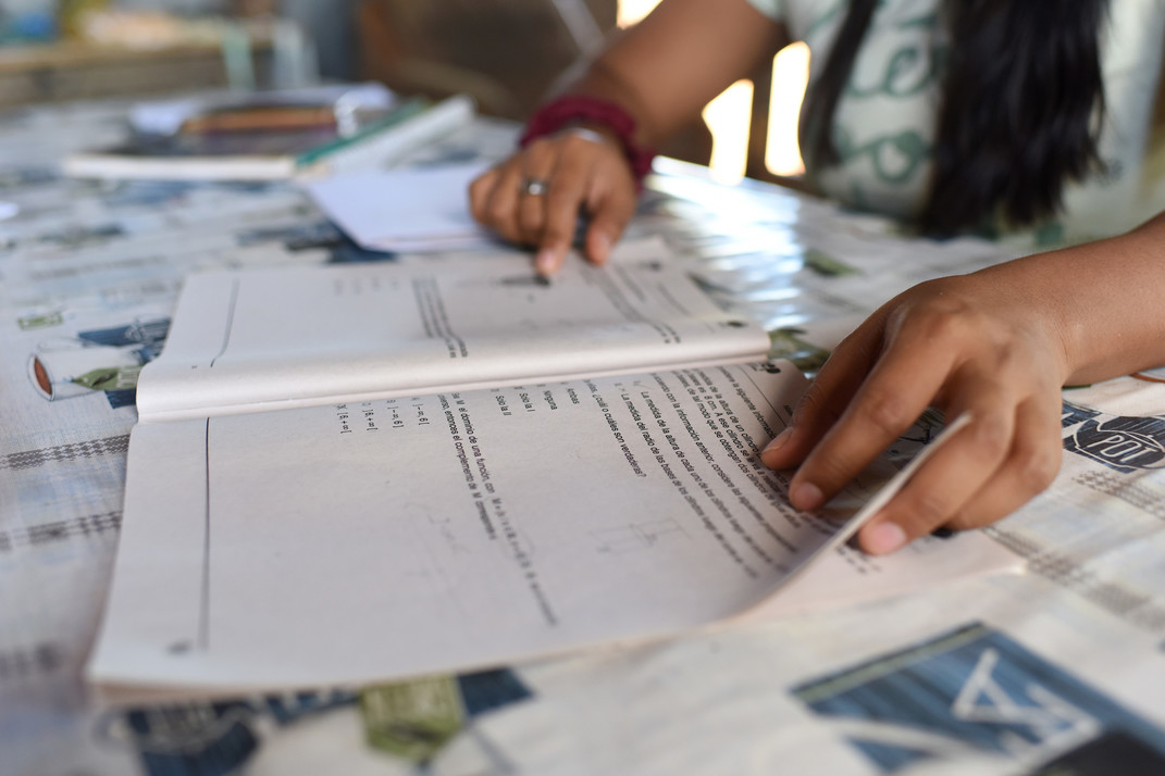 Con proyectos de Acción Social la UCR prepara a estudiantes del caribe costarricense para que logren ingresar a las universidades públicas mediante talleres de preparación para la Prueba de Aptitud Académica. Foto archivo ODI.