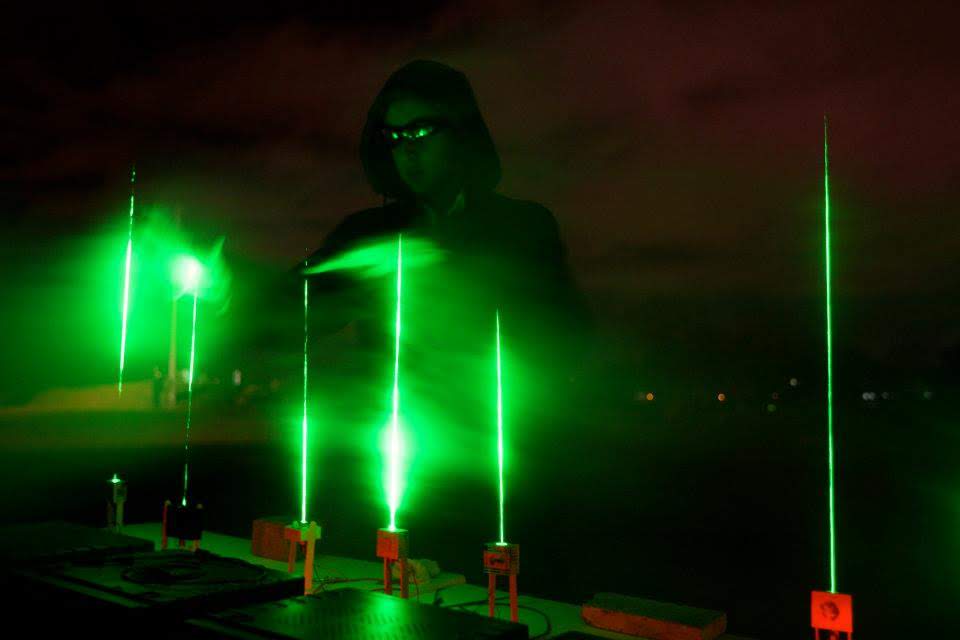 img-noticia-Un arpa laser es el instrumento y dipositivo estrella de Electrizarte que representa la fusión entre arte y tecnología , base central del proyecto