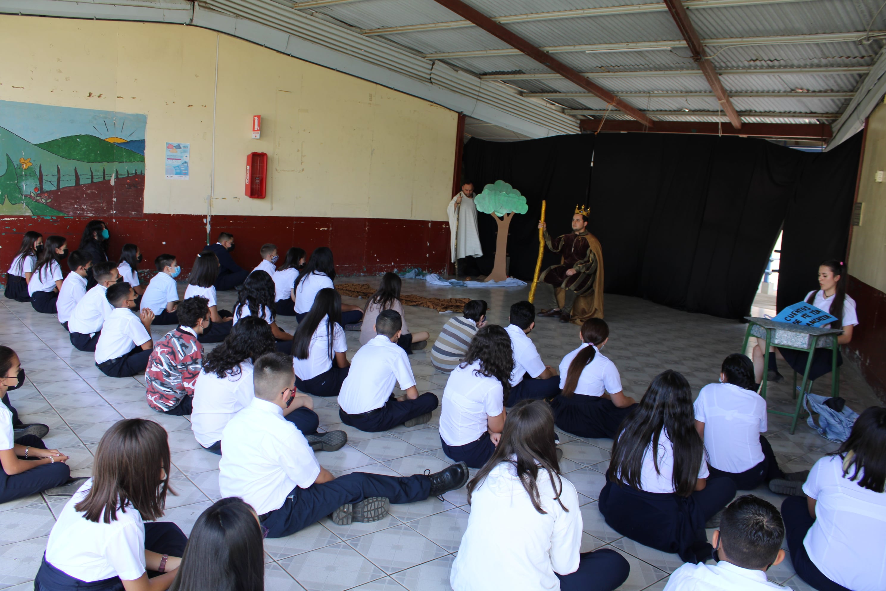 img-noticia-El TCU realizó unas obras de teatro para incentivar la lectura. Fotos por Josué Arévalo Villalobos.