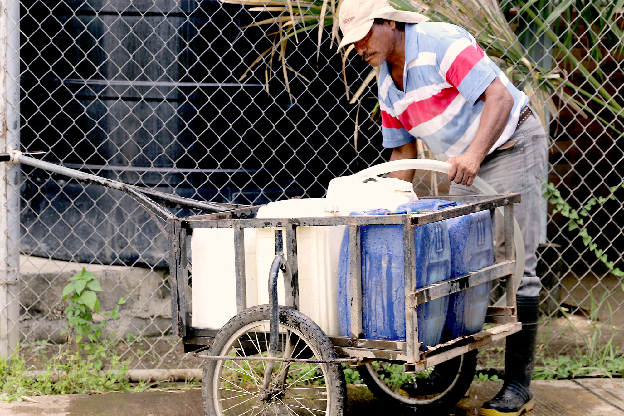 En Guanacaste el acceso a fuente de agua potable de calidad es una de las problemáticas que inciden en la calidad de vida de las personas, el impulso del desarrollo comunitario y la democratización en el uso de los recursos naturales. Foto archivo EC-587
