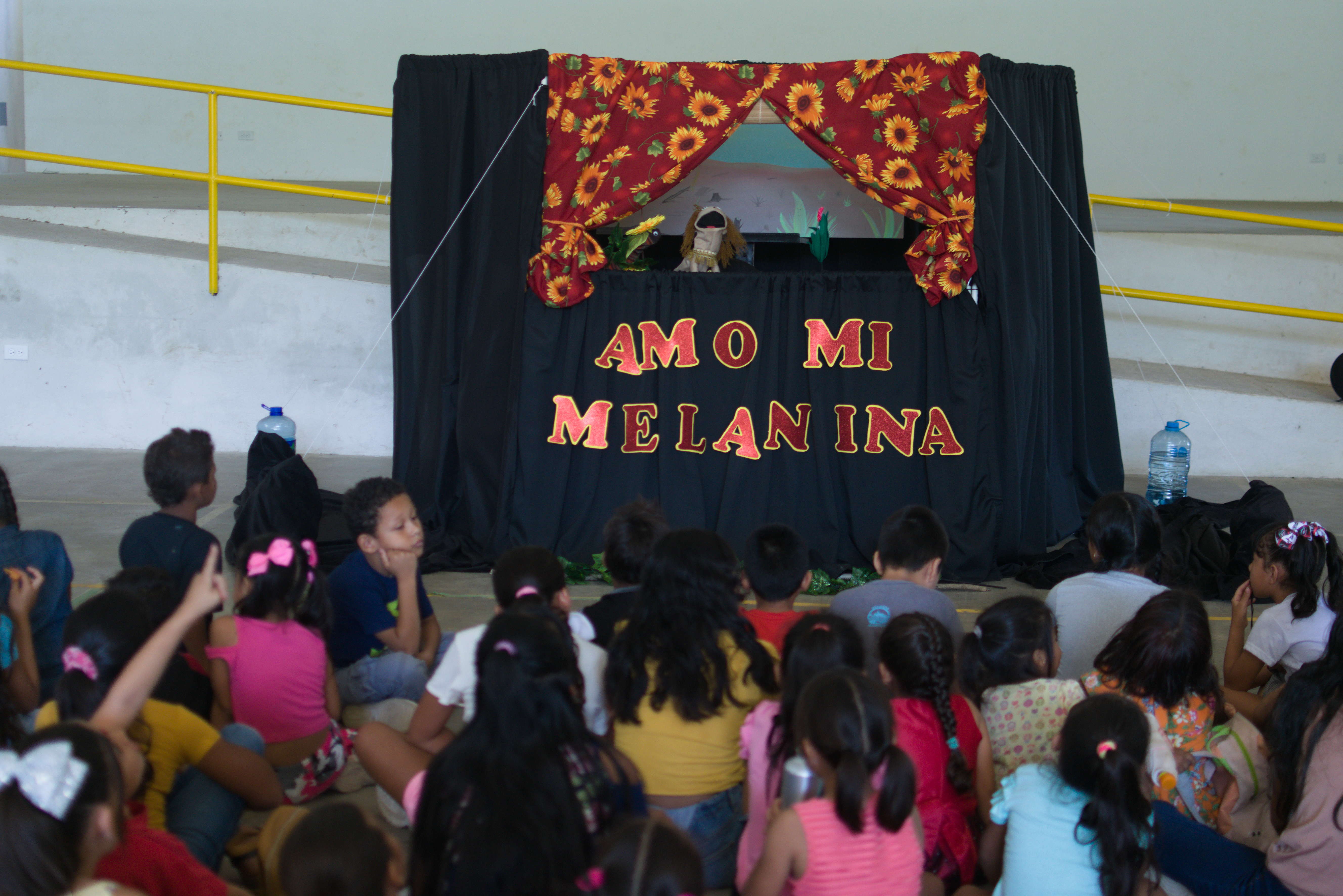 Obra de Teatro "Amo mi melanina". Foto por Esteban Umaña.