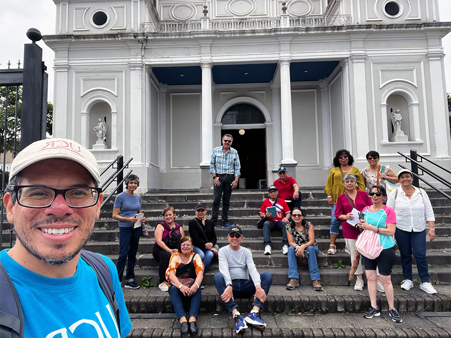 Participantes en Taller Legado Vivo aprendiendo sobre planificación urbana en Costa Rica. Foto de asistentes del  TC-625.