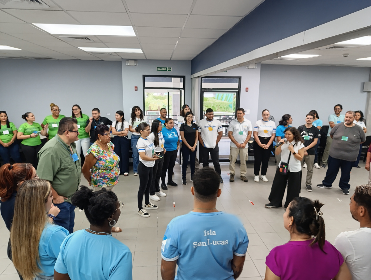 Alrededor de 70 personas se reunieron para compartir aprendizajes y resultados de los procesos llevados a cabo en las regiones, como parte de Tejiendo Redes.