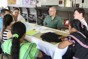 El Encuentro Compartiendo experiencias de Acción Social en la zona sur, organizado por el Recinto de Golfito valoró el trabajo realizado en esa región por parte de la UCR. Foto Keiner Moraga Blanco. El Encuentro Compartiendo experiencias de Acción Social en la zona sur, organizado por el Recinto de Golfito valoró el trabajo realizado en esa región por parte de la UCR. Foto Keiner Moraga Blanco.