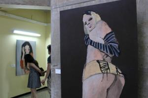 El pintor José Miguel Rojas se unió al III Simposio Violencia y Sociedad con la exposición Las flores del mal. Foto Adriana Araya. El pintor José Miguel Rojas se unió al III Simposio Violencia y Sociedad con la exposición Las flores del mal. Foto Adriana Araya.