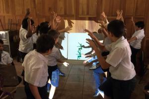 Algunas técnicas utilizadas han sido pintura, fotomontaje, xilografía, proyecciones de luz, teatros de sombra, óleo, modelado con cerámica, acuarela, ilustración científica, encuadernación y stop motion. Foto: EBAP.