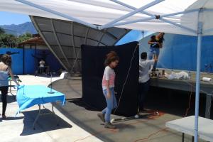 Escenario del Show “Jugando con ciencias” del TC-565 en la Carpio. Foto: Julio Otárola Escenario del Show “Jugando con ciencias” del TC-565 en la Carpio. Foto: Julio Otárola