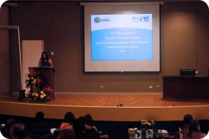 El discurso inaugural de la defensa de los proyectos estuvo a cargo de la M.Sc. Eugenia Gallardo, en representación de la Vicerrectoría de Acción Social. El discurso inaugural de la defensa de los proyectos estuvo a cargo de la M.Sc. Eugenia Gallardo, en representación de la Vicerrectoría de Acción Social.