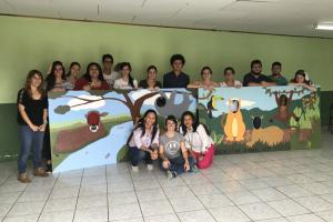 Estudiantes del TC-680 y las coordinadoras de los trabajos comunales. Foto: Maripaz Castro Murillo. Estudiantes del TC-680 y las coordinadoras de los trabajos comunales. Foto: Maripaz Castro Murillo.