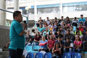Jóvenes indígenas de 14 centros de enseñanza visitaron la Feria Vocacional en el campus Rodrigo Facio. Fotografìa Adriana Araya Jóvenes indígenas de 14 centros de enseñanza visitaron la Feria Vocacional en el campus Rodrigo Facio. Fotografìa Adriana Araya