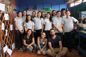 Construyendo, generando y aprendiendo: la gestión del riesgo en mi cole. Localización: el casco central de Santiago de Puriscal se encuentra sobre un deslizamiento activo y lo atraviesan varias fallas sísmicas. Uno de los episodios más destructivos en esta zona lo provocó el terremoto de Cóbano de 1990, que generó un enjambre sísmico en Puriscal que produjo deslizamientos y daños estructurales considerables. Foto: Oficina de Divulgación e Información (ODI). Construyendo, generando y aprendiendo: la gestión del riesgo en mi cole. Localización: el casco central de Santiago de Puriscal se encuentra sobre un deslizamiento activo y lo atraviesan varias fallas sísmicas. Uno de los episodios más destructivos en esta zona lo provocó el terremoto de Cóbano de 1990, que generó un enjambre sísmico en Puriscal que produjo deslizamientos y daños estructurales considerables. Foto: Oficina de Divulgación e Información (ODI).