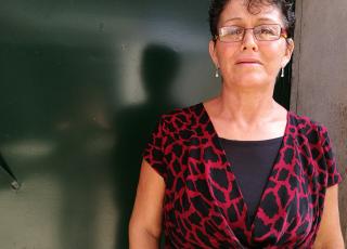 Para muchas mujeres, como doña Yanoris, fue muy importante contar con estos espacios de socialización y aprendizaje, así como recibir el reconocimiento por parte de la UCR. Foto: Rebeca Gu. Para muchas mujeres, como doña Yanoris, fue muy importante contar con estos espacios de socialización y aprendizaje, así como recibir el reconocimiento por parte de la UCR. Foto: Rebeca Gu.