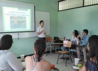 Como parte del proceso de reflexión, la ENu realizó un taller con sus estudiantes de trabajo comunal el pasado 21 de setiembre. Foto cortesía ENu. Como parte del proceso de reflexión, la ENu realizó un taller con sus estudiantes de trabajo comunal el pasado 21 de setiembre. Foto cortesía ENu.