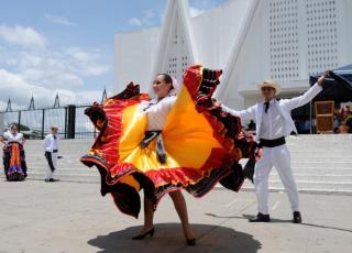 El desarrollo cultural es una de las prioridades de las universidades públicas costarricenses. En la imagen aparece la Compañía de Danza Huanacaxtle, de la Sede Guanacaste. Foto archivo ODI. El desarrollo cultural es una de las prioridades de las universidades públicas costarricenses. En la imagen aparece la Compañía de Danza Huanacaxtle, de la Sede Guanacaste. Foto archivo ODI.